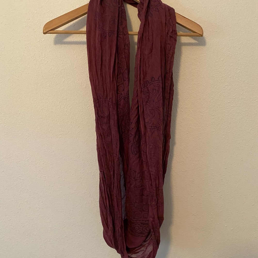 OS printed purple lightweight circle scarf